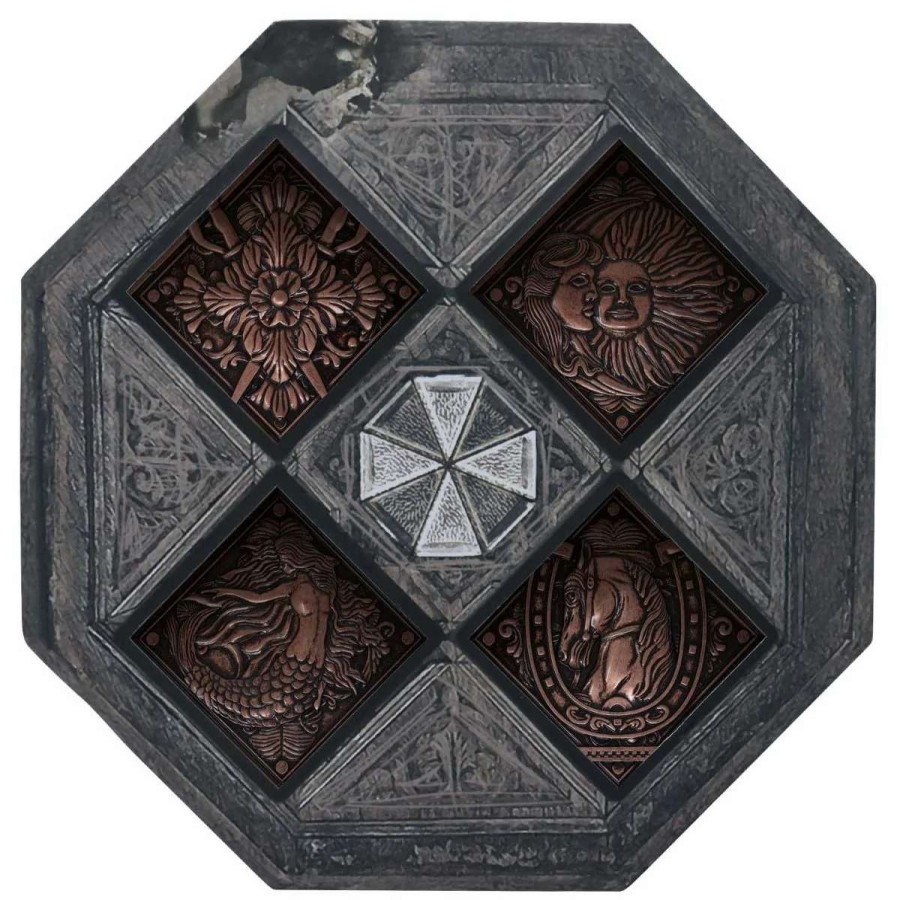 Props- Figures And Plushies * | Resident Evil Village: Replica House Crest Set Unique